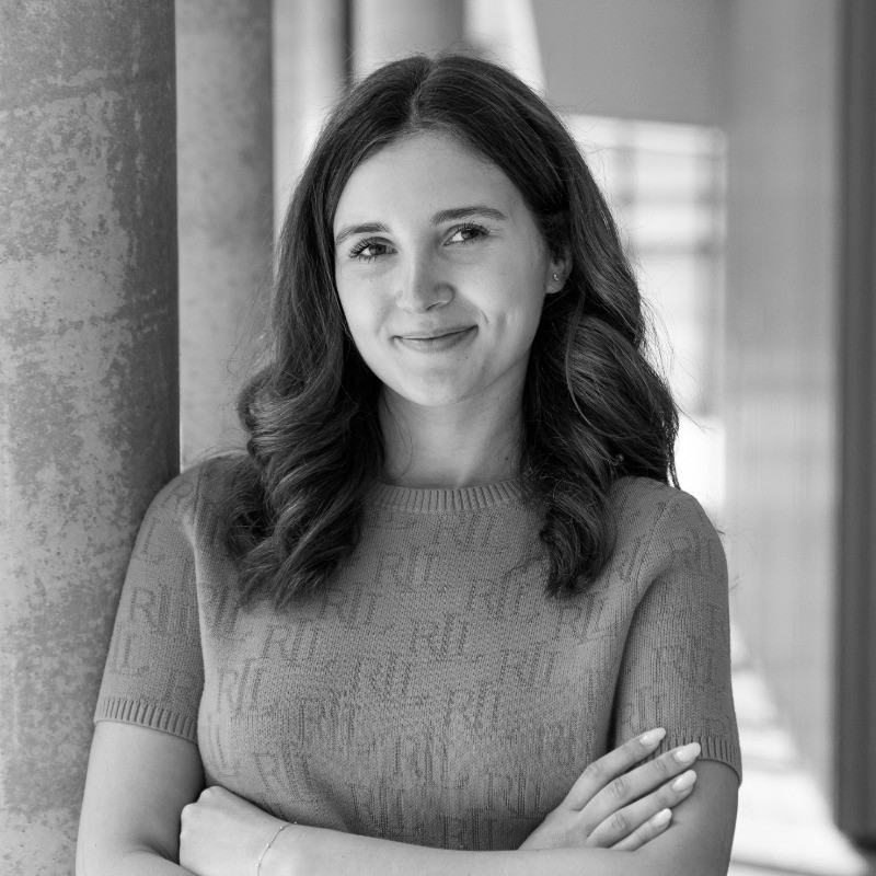 Olivia Yakunina profile